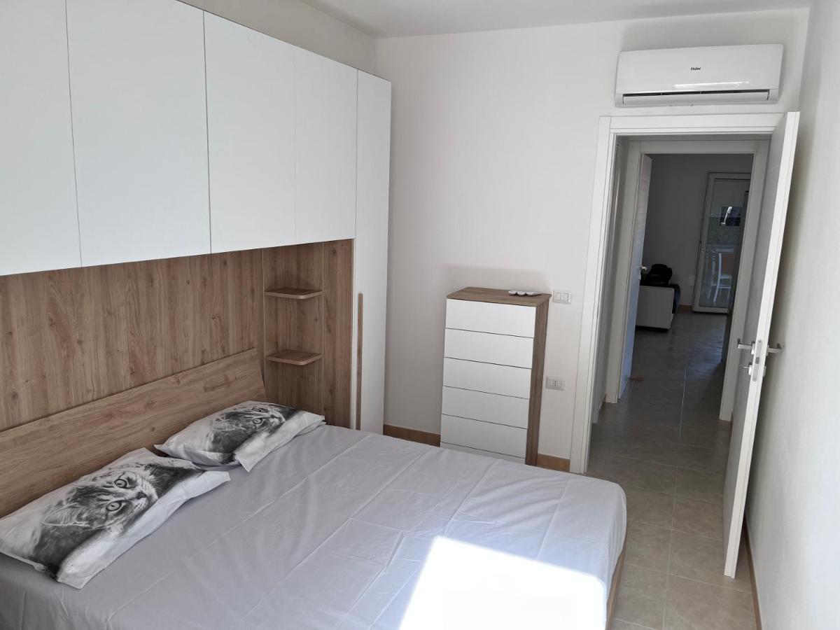 Residence Le Maree Porto Pino Exterior photo